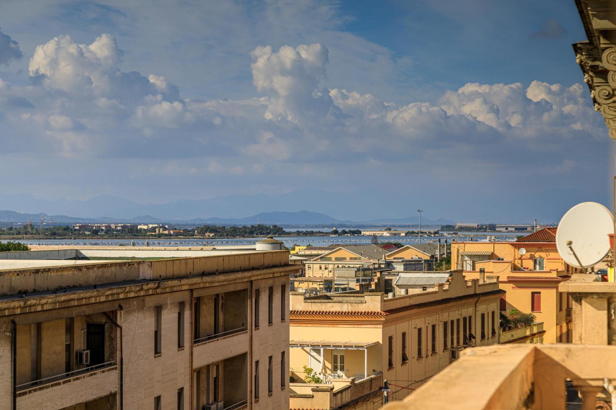 Onlyrooms V - Central & Train Station Cagliari Exterior foto